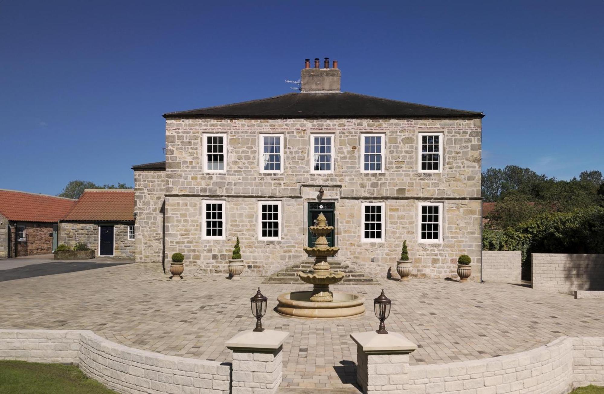 Killerby Old Hall With Hot Tub And Swimming Pool Σκάρμπορο Εξωτερικό φωτογραφία